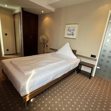 Hotell L'escala 3*
