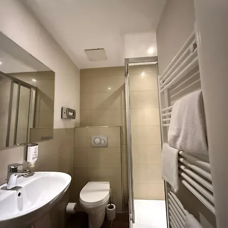Hotell L'escala 3*